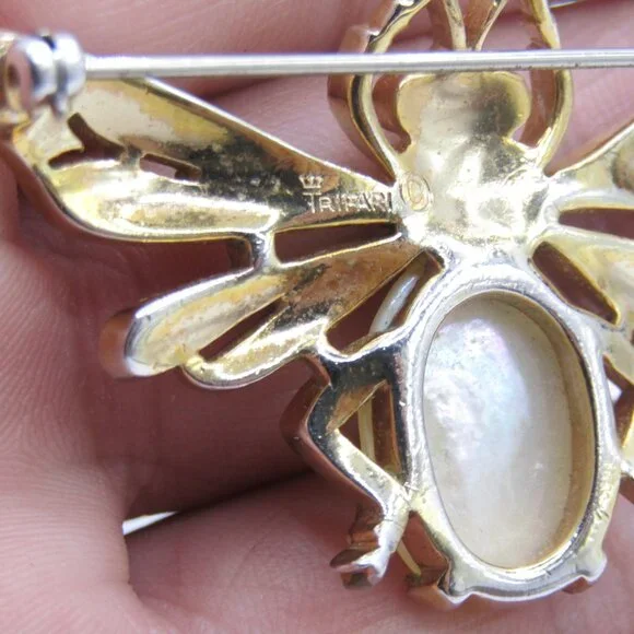 Crown Trifary Bee Brooch